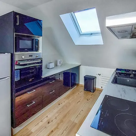 2 Bedroom Awesome In *